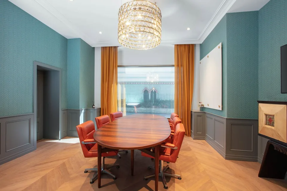 Ufficio privato per 40 persone a Signature Quartier des Banques