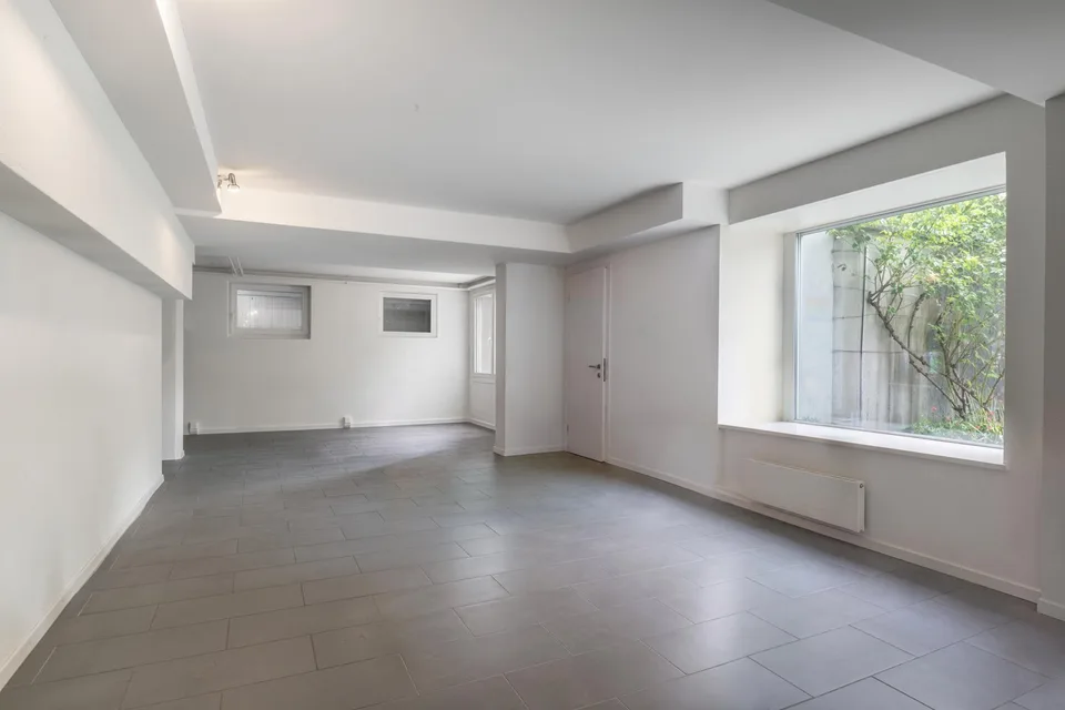 Spazio commerciale / di pratica / di ufficio polivalente (80 m²) in una posizione centrale a Feuerthalen