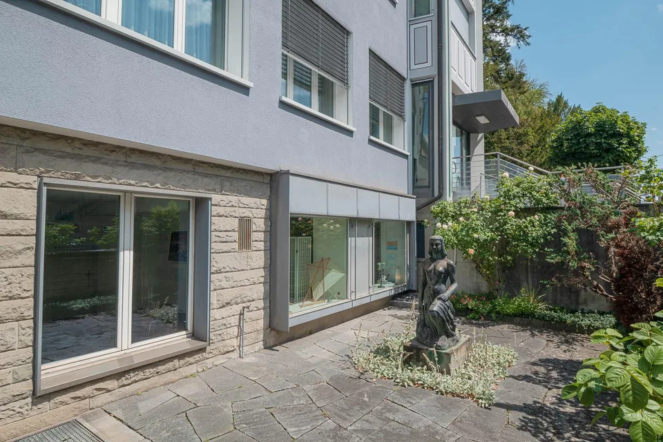 Vielseitige Gewerbe- / Praxis- / Bürofläche (80 m²) an zentraler Lage in Feuerthalen