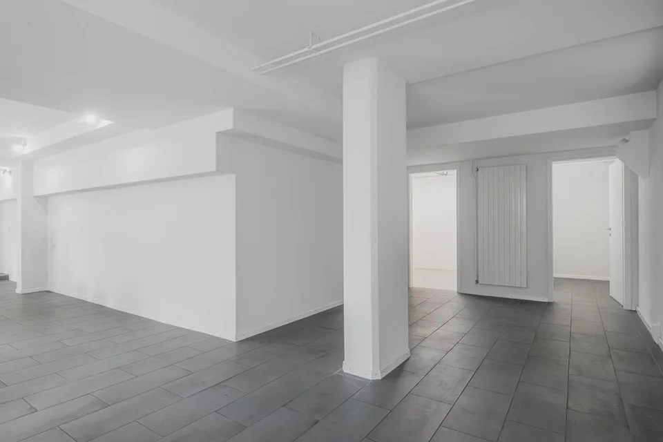 Spazio commerciale / di pratica / di ufficio polivalente (80 m²) in una posizione centrale a Feuerthalen