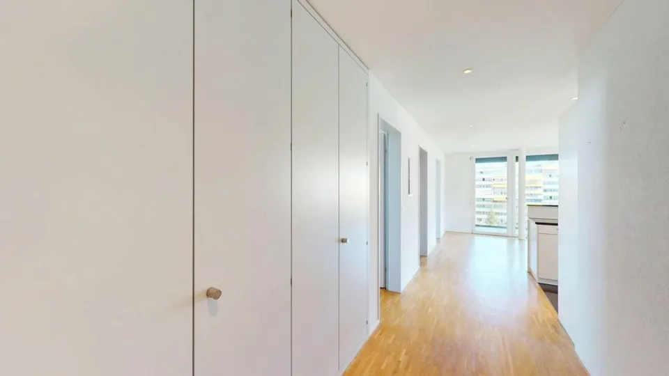 Moderne 3.5-Zimmer-Wohnung mit Weitsicht zu vermieten