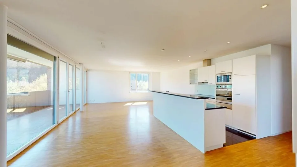 Moderne 3.5-Zimmer-Wohnung mit Weitsicht zu vermieten