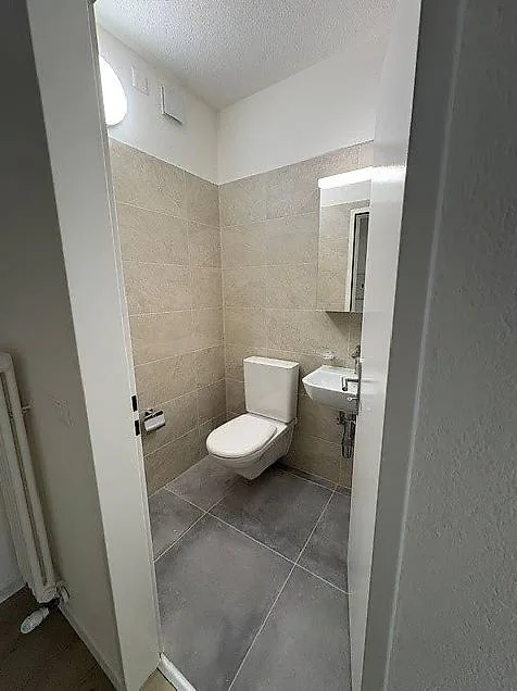 Appartement rénové avec branchement pour lave-linge