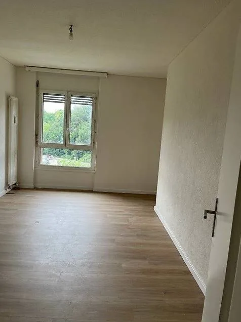Appartement rénové avec branchement pour lave-linge