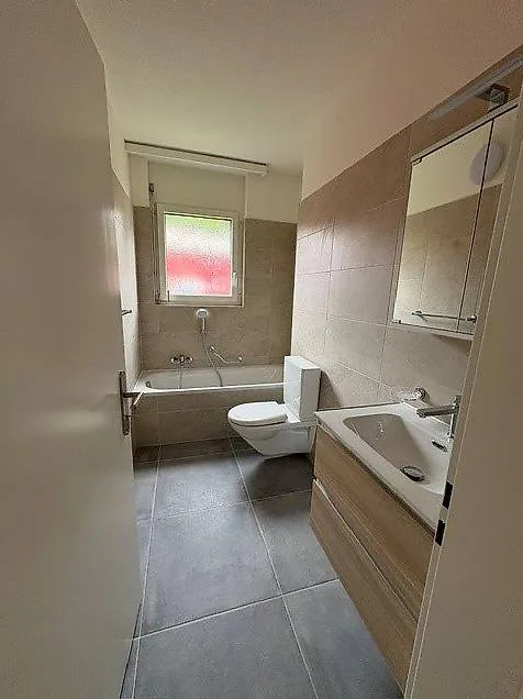 Appartement rénové avec branchement pour lave-linge