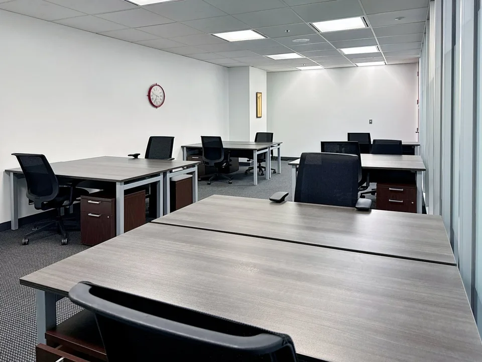 Bureau privé pour 25 à Regus iLife City