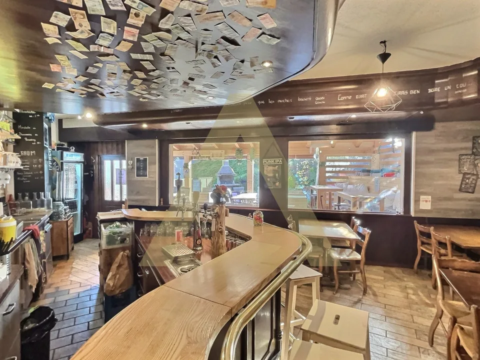 Bar restaurant au coeur du village