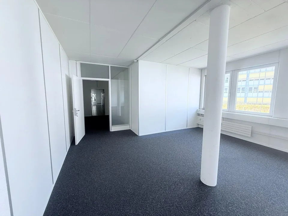 Lichtdurchflutete Bürofläche in Schaffhausen – Foto 9 von 13