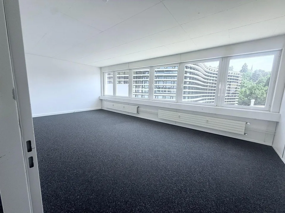 Lichtdurchflutete Bürofläche in Schaffhausen – Foto 11 von 13