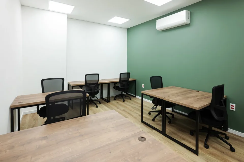 Privater Büroraum für 20 in Regus Main Station