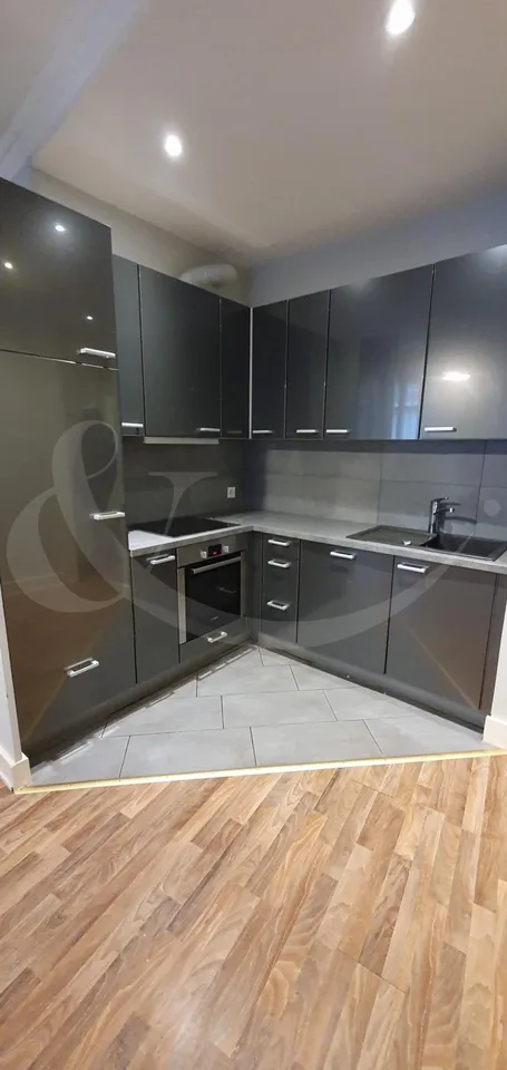 9 Rue des Eaux-Vives, 3 pièces