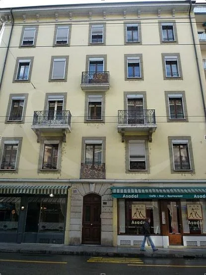 9 Rue des Eaux-Vives, 3 pièces