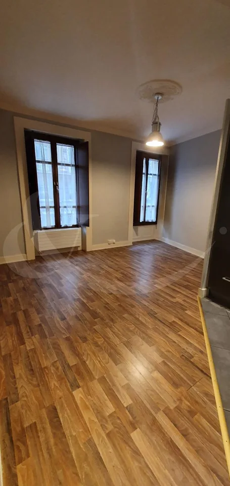 9 Rue des Eaux-Vives, 3 pièces