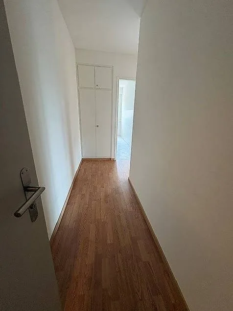 Zweieinhalb-Zimmer-Wohnung im 1. Stock