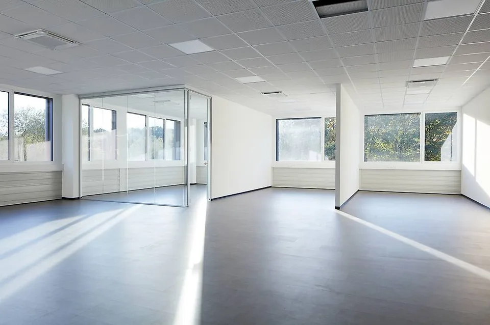 Bureau de 1'223 m² - Cadempino