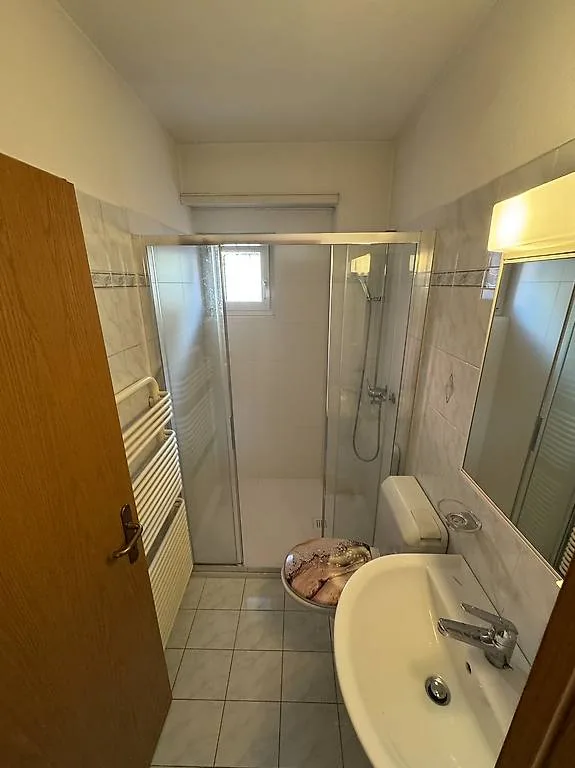 Zweieinhalb Zimmer in Gudo zu vermieten