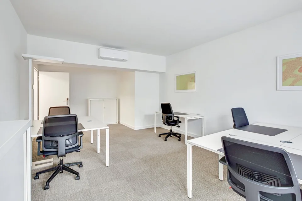 Bureau privé pour 20 à Regus Nations