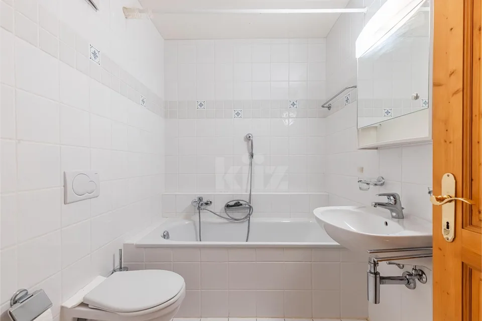 Beautiful studio with balcony and open view – photo 7 of 11