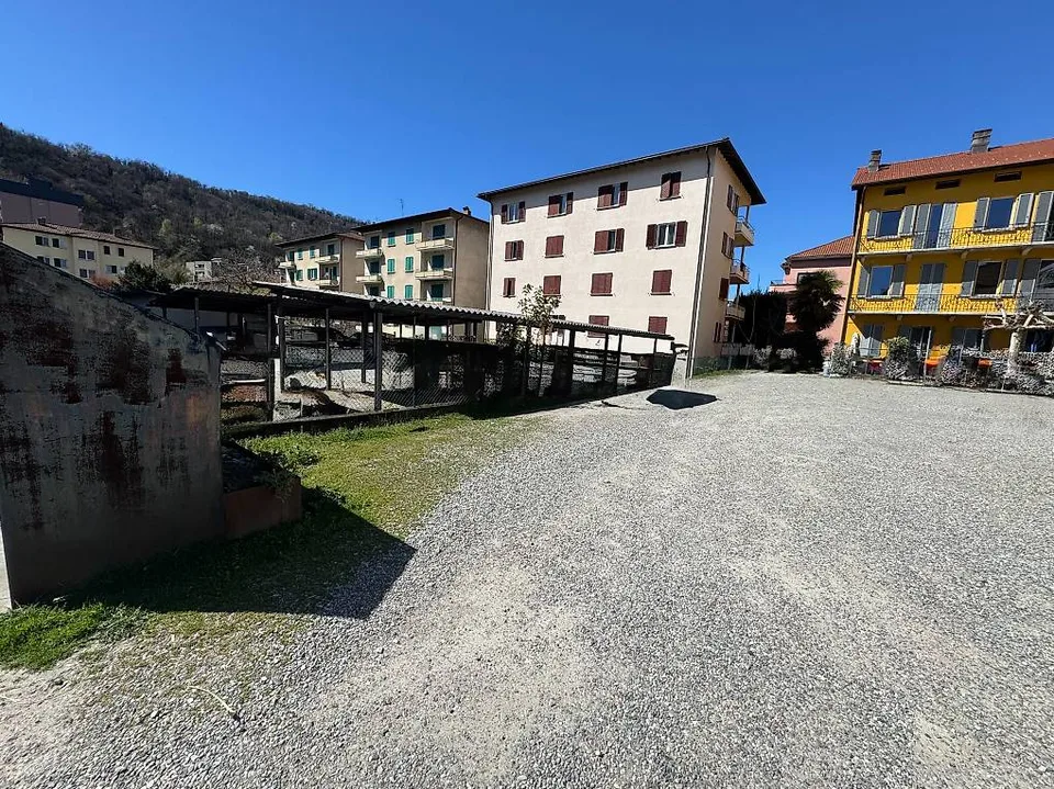Affittasi posteggio esterno
