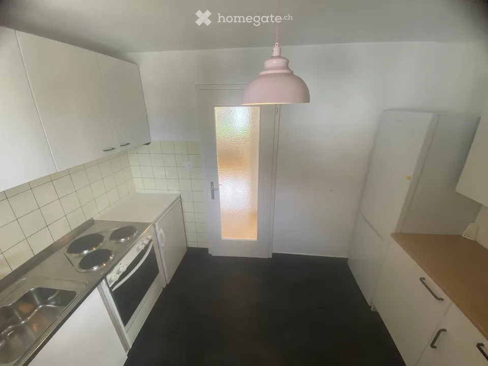 Appartement lumineux 3.5 pièces avec balcon et garage à Aarau