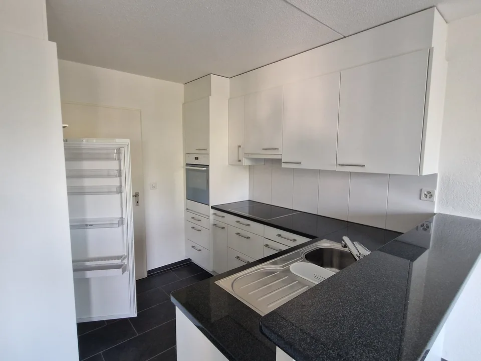 Helle und grosszügige 4.5-Zimmerwohnung mit sonnigem Balkon