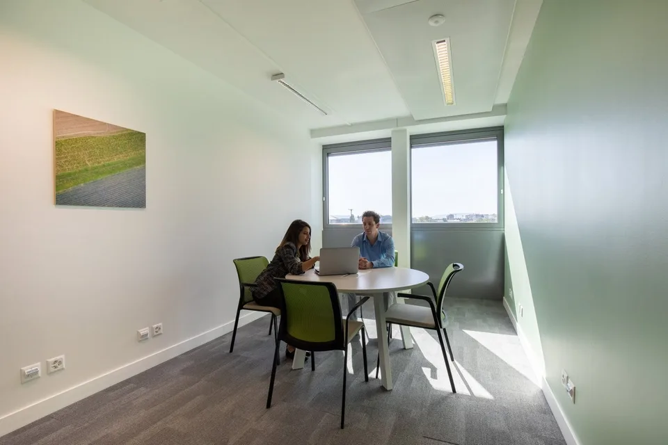 Bureau privé pour 50 à Regus Nations
