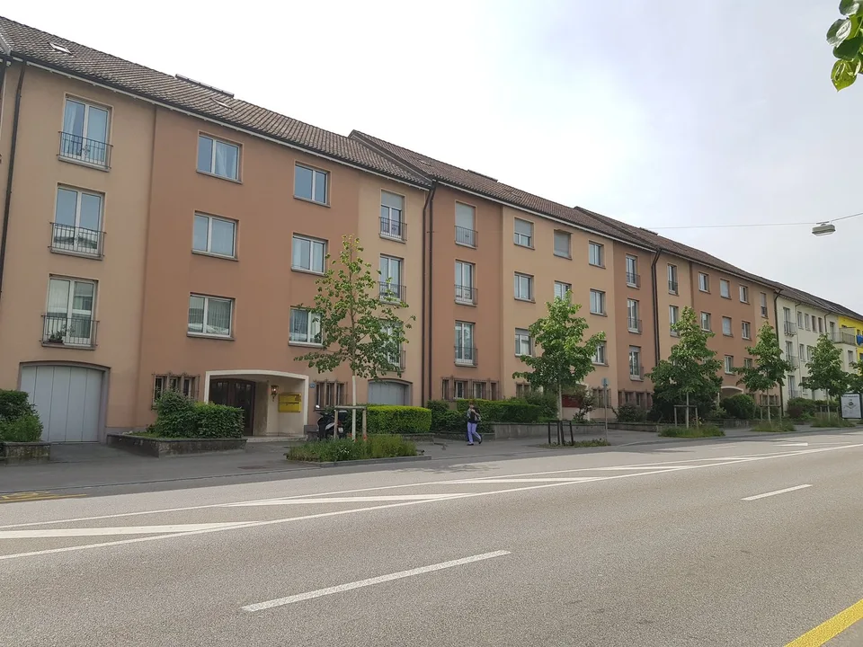 Einzelgarage mit elektrischem Torantrieb