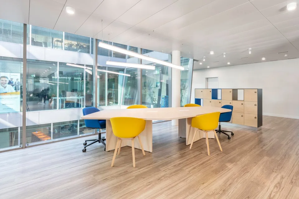 Privater Büroraum für 25 in Regus Business Park