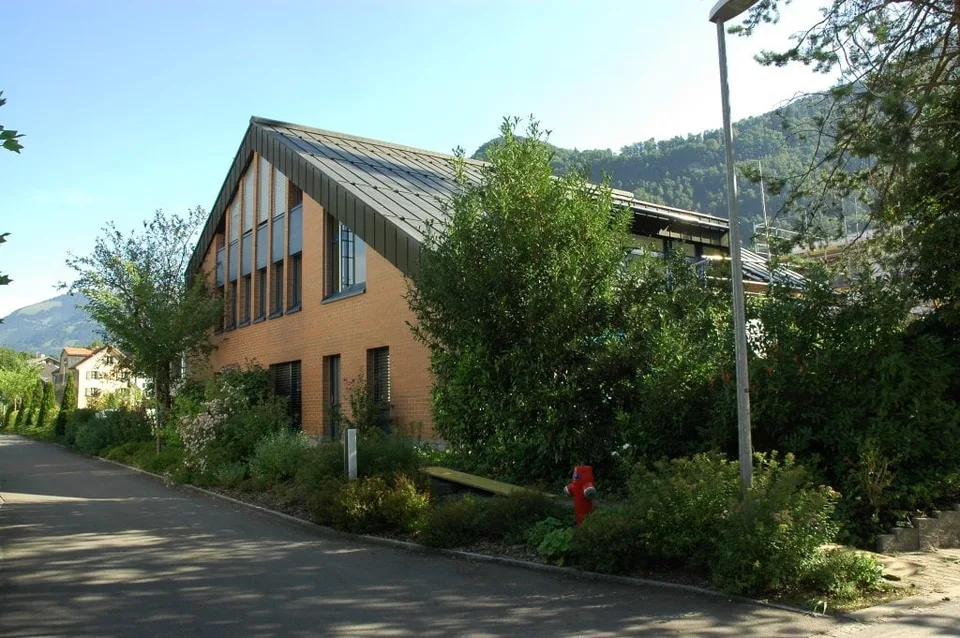 2-Zimmer-Wohnung im Erdgeschoss in Glarus Nord
