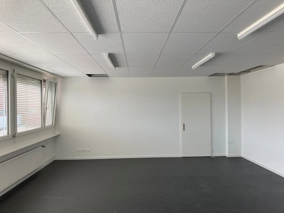 Saniertes Atelier im Dreispitzareal zu vermieten
