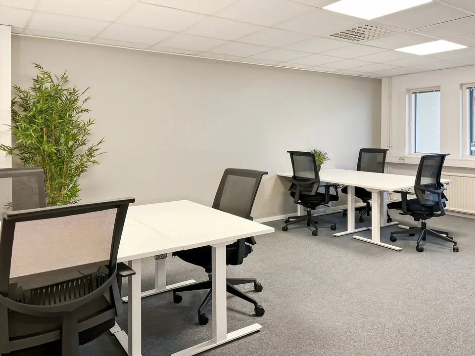 Bureau privé pour 30 à Regus Nations