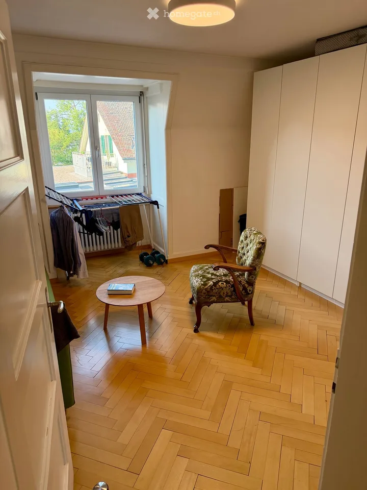 Charmante 3-Zimmer-Altbauwohnung inkl. Parkplatz an ruhiger und zentraler Lage in Zürich