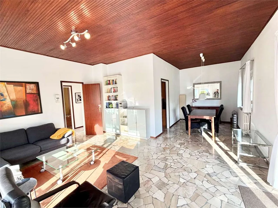 Exklusives Haus in sonniger und ruhiger Lage mit Charme