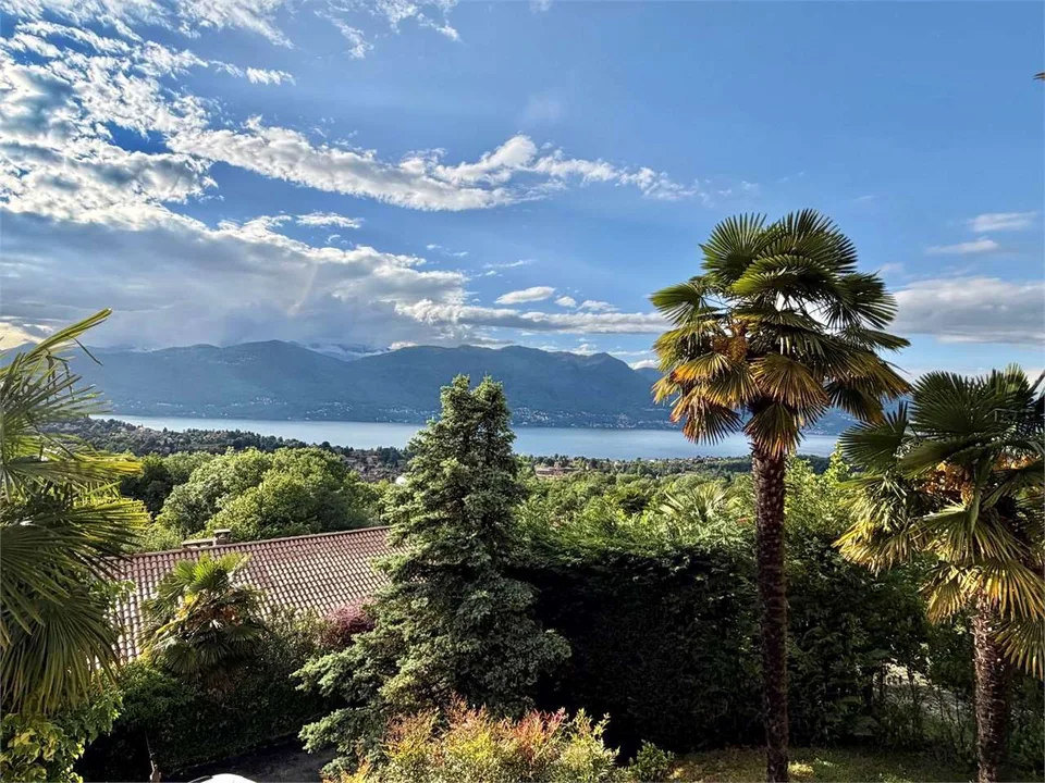 Esclusiva villa in una posizione soleggiata e tranquilla con incantevo – foto 12 di 12