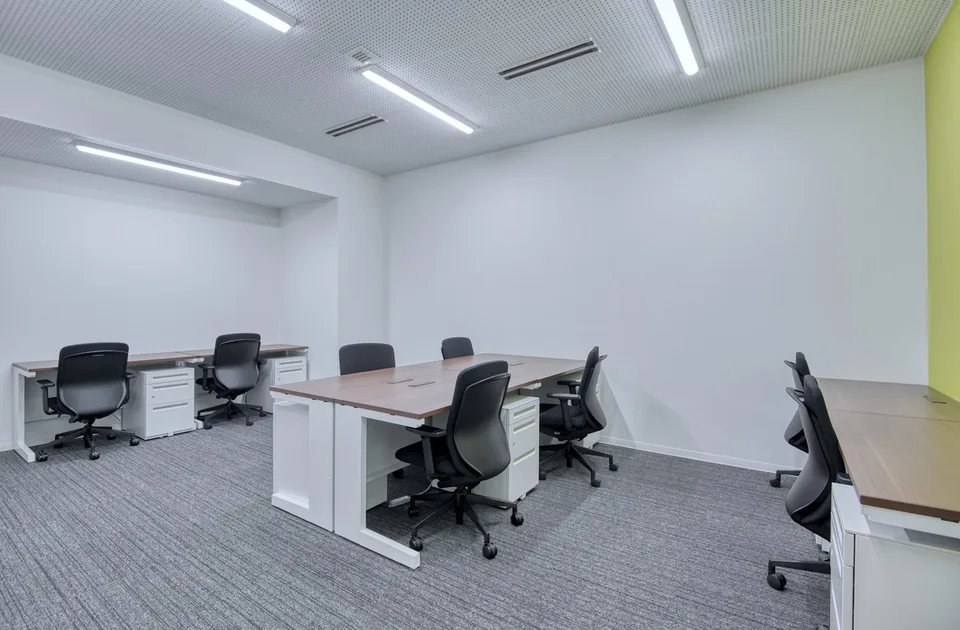 Bureau privé pour 25 à Regus Balexert Tower