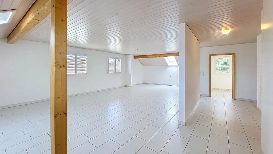Appartamento 3.5 locali di 119 m2 con balcone a Chabrey / VD