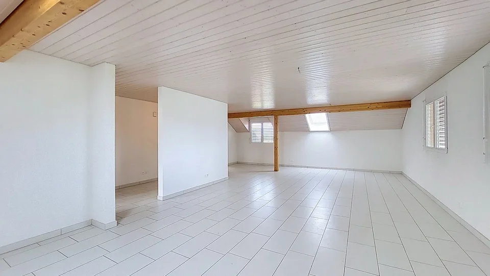 Appartamento 3.5 locali di 119 m2 con balcone a Chabrey / VD