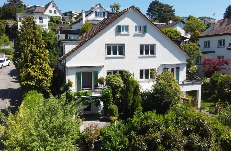 Charmante Haushälfte mit Garten und Potenzial an zentraler und ruhiger Lage in Meilen