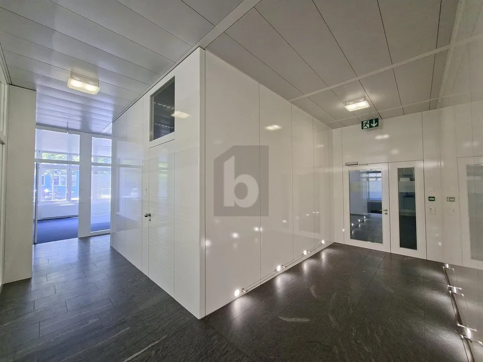 KLIMATISIERTE BÜROFLÄCHE - SOFORT BEZUGSBEREIT
