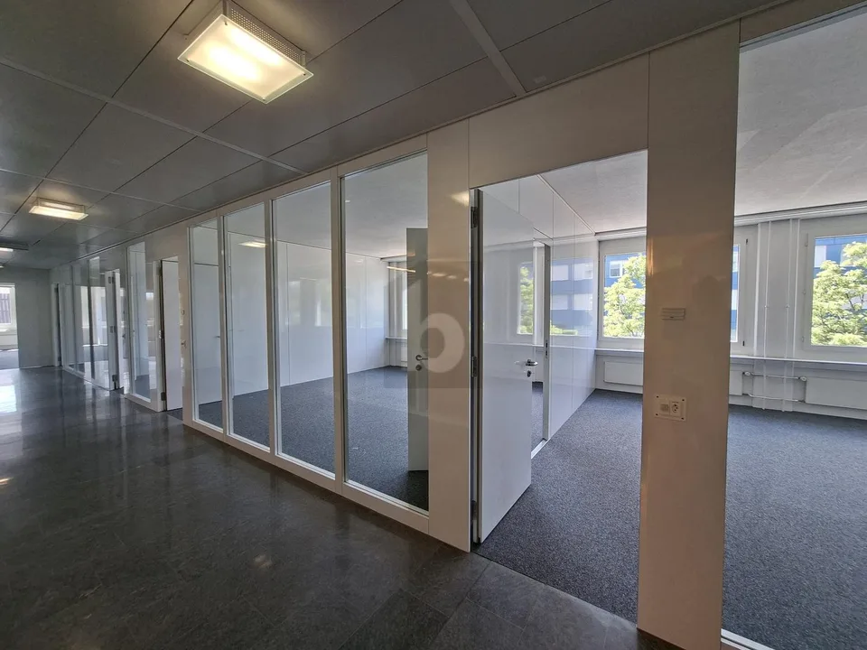 FLEXIBLE BÜROFLÄCHEN AUF MEHREREN ETAGEN