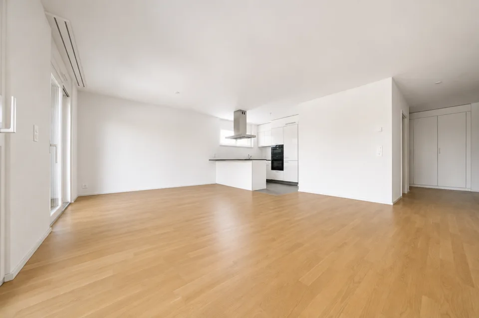 Moderne Wohnungen mit hohem Standard und Balkon-Terrasse in der Nähe des Sees