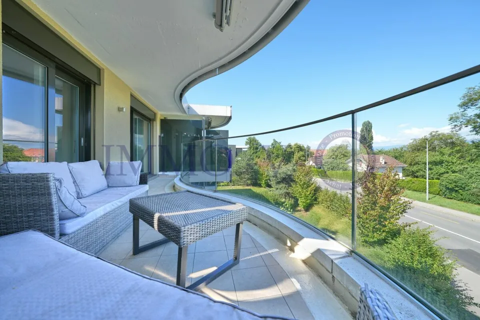 CONTEMPORAIN DE STANDING AVEC BALCON-TERRASSE PROCHE DU LAC