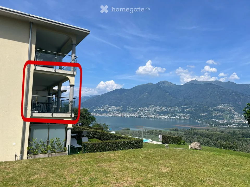 Organic 2,5 pièces lumineux avec vue sur le lac et piscine