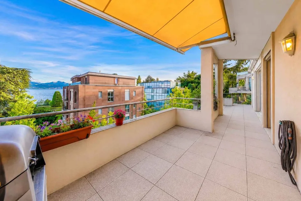 Exclusivité : Splendide appartement de 156 m² avec vue sur le lac