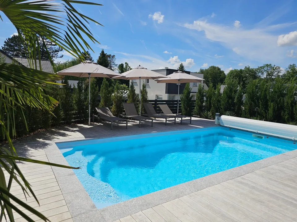 Modernes 6-Zimmer-Einfamilienhaus mit Pool in ruhiger Lage von Leymen