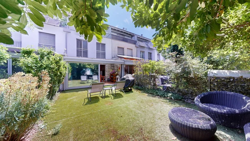5.5-Zimmer-Reiheneinfamilienhaus mit Wintergarten, Terrasse und gepflegtem Garten im Reinacherhof