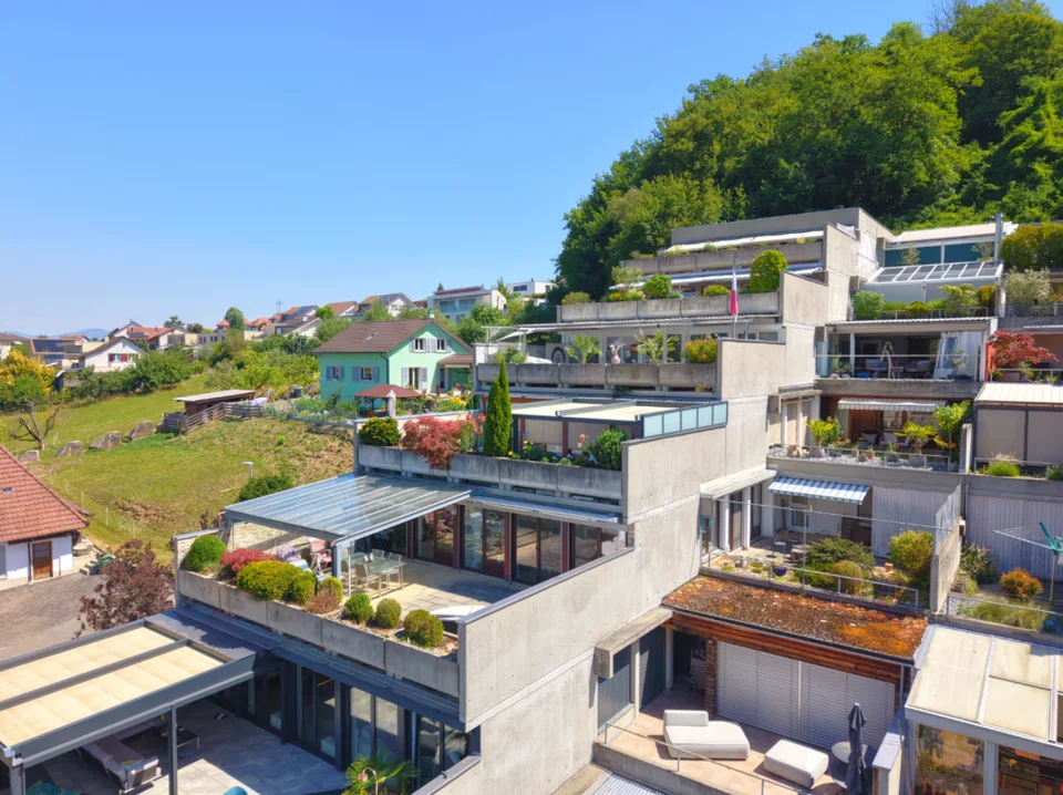 Wohnen mit Aussicht - lichtdurchflutete Terrassenwohnung mit Pool & Sauna in Zeiningen