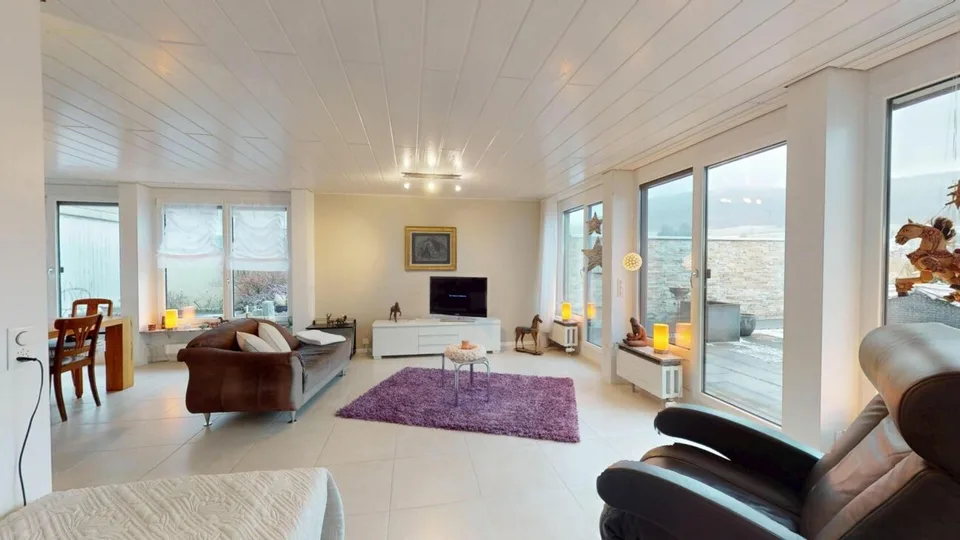 Wohnen mit Aussicht - lichtdurchflutete Terrassenwohnung mit Pool & Sauna in Zeiningen