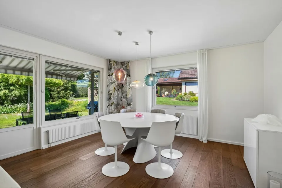 Casa familiare svedese con spazio per la progettazione