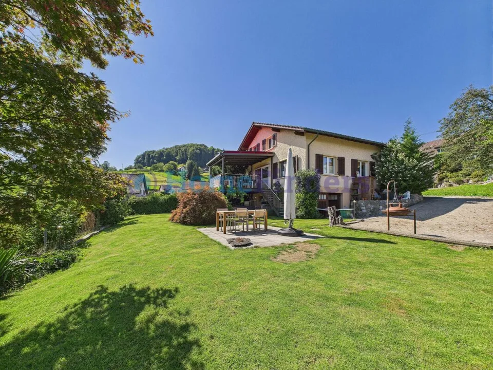SANIERT MIT SONNIGEM GARTEN UND ALPENSICHT!